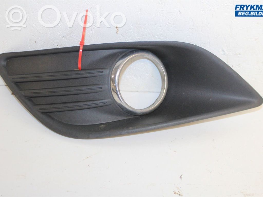 Ford Focus Front fog light trim/grill 