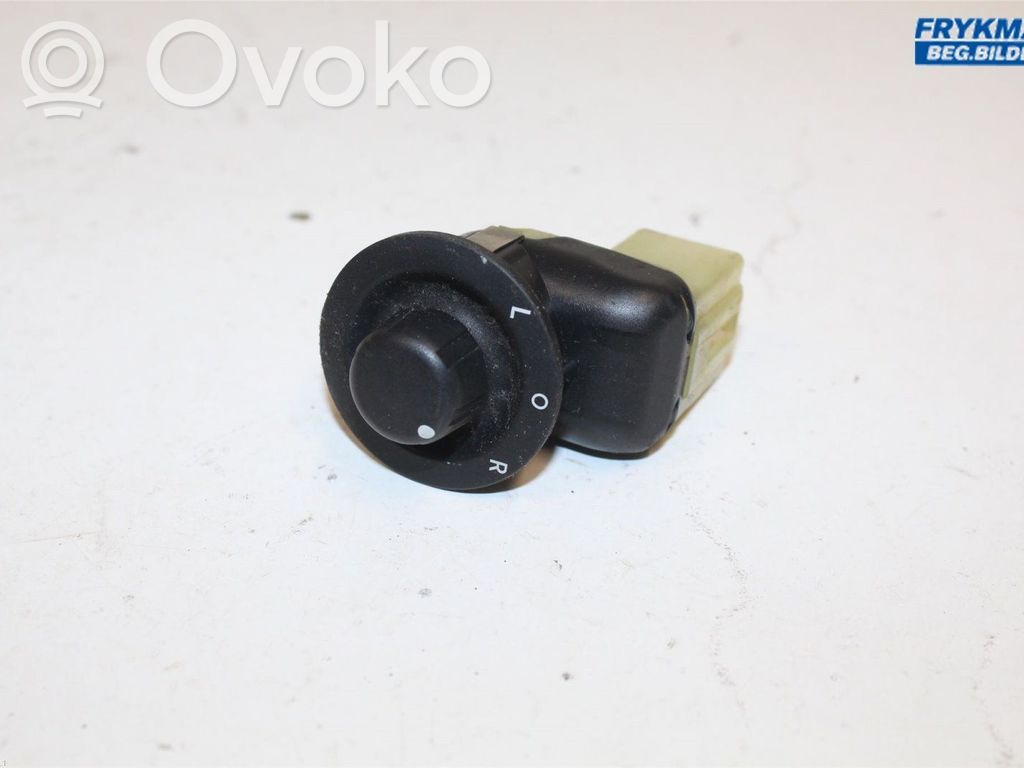 Chrysler 300 - 300C Wing mirror switch 