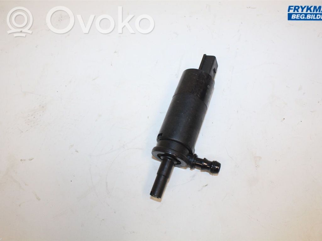 Headlight washer pump   67128377430
