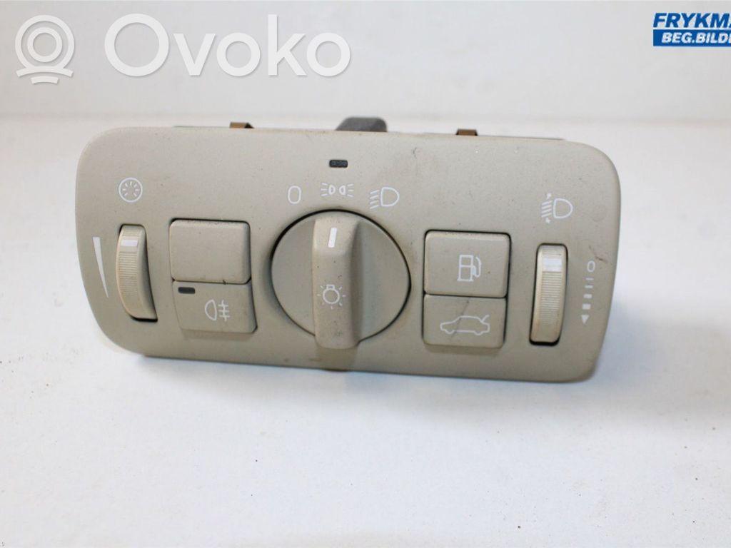 Light switch   31443853,30739421,30739421