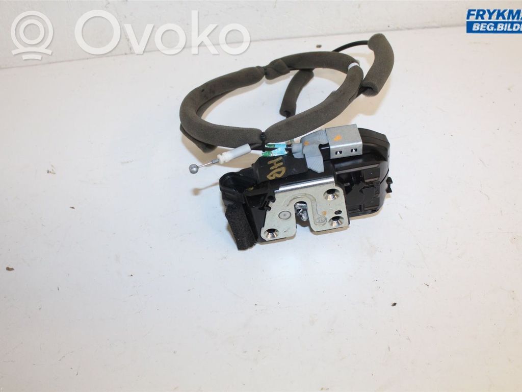 Nissan Note (E12) Rear door lock 