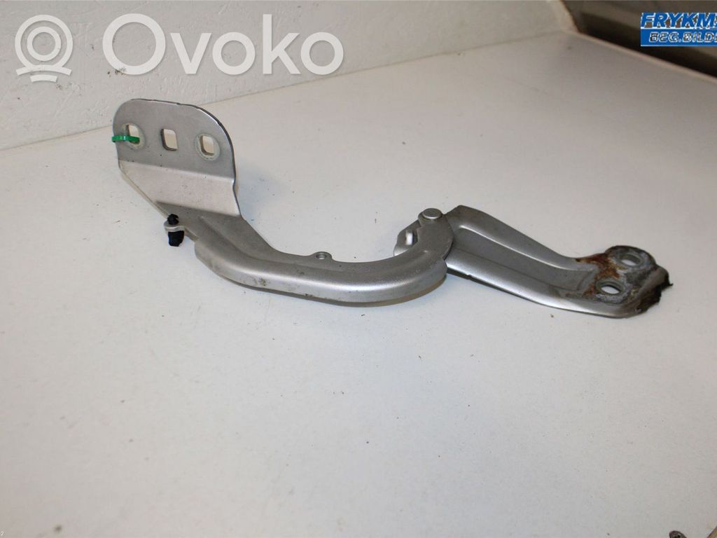 Ford Focus Konepellin saranat 
