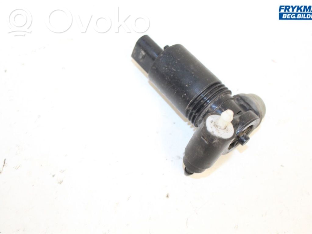 Volvo XC60 Windscreen/windshield washer pump 