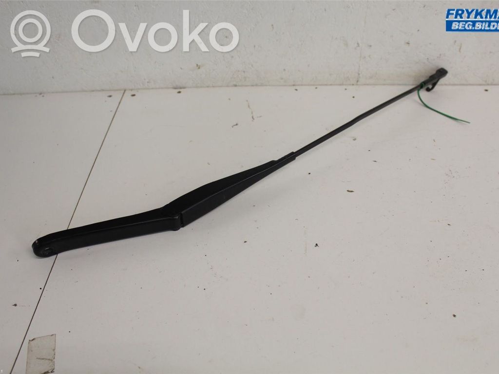 Ford Focus Front wiper blade arm 