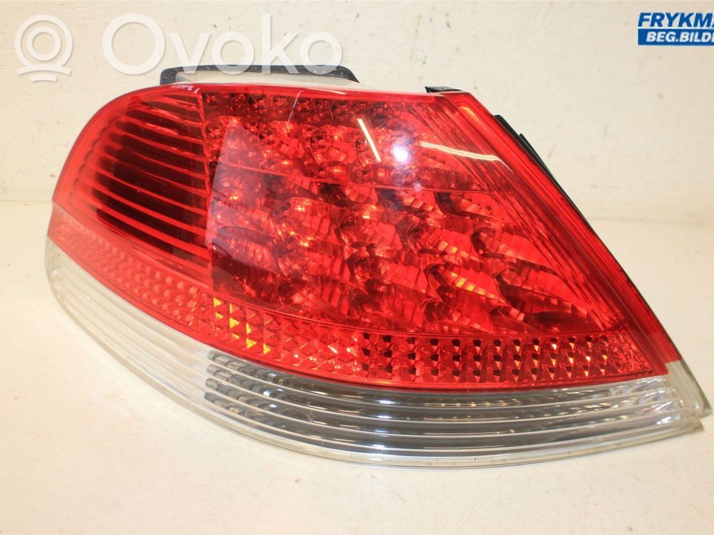 BMW 7 E65 E66 Galinis žibintas kėbule 