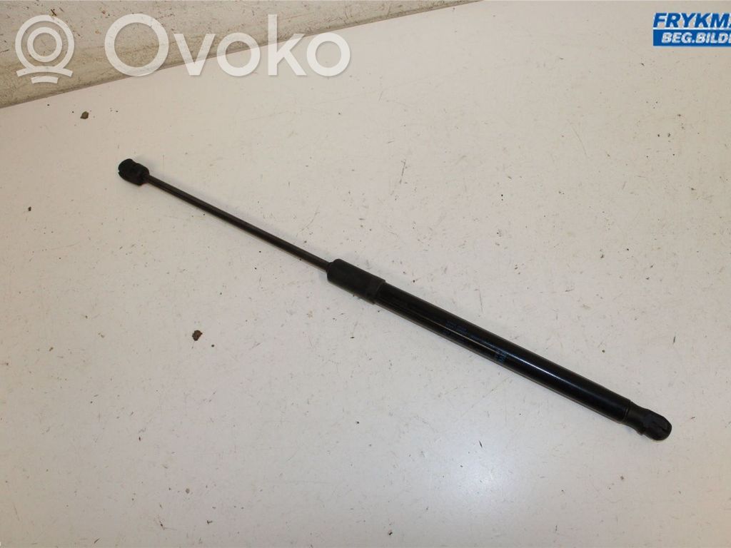 Audi A4 S4 B9 Amortyzator / Siłownik tylnej klapy bagażnika 
