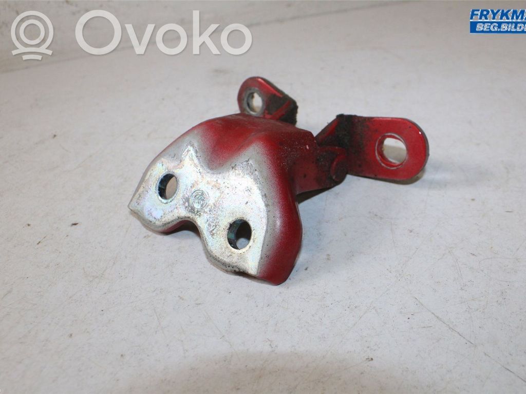 KIA Rio Priekšpusē apakšējā vira (eņģe) 
