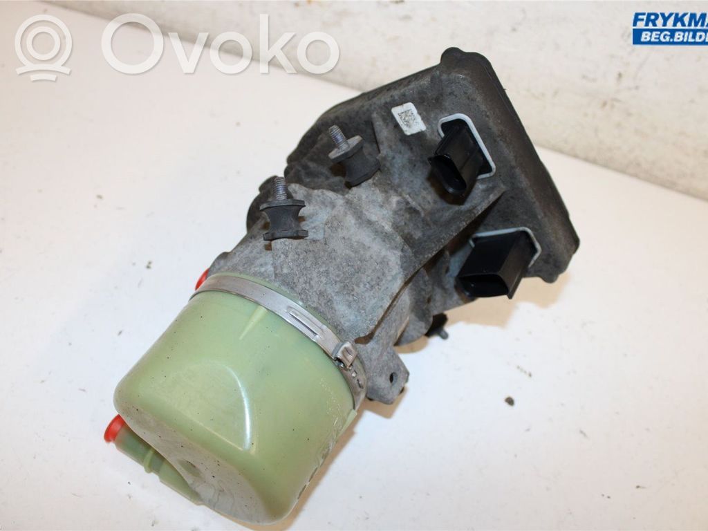 Ohjaustehostimen sähköpumppu   1766236