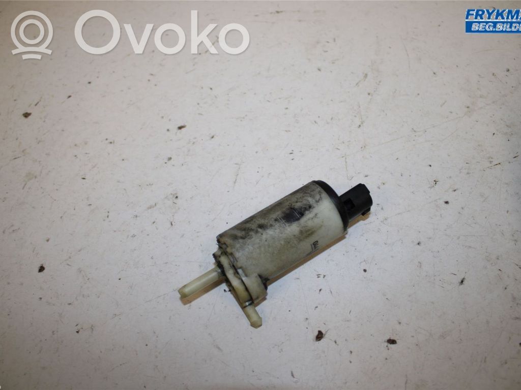 Volvo 940 Windscreen/windshield washer pump 