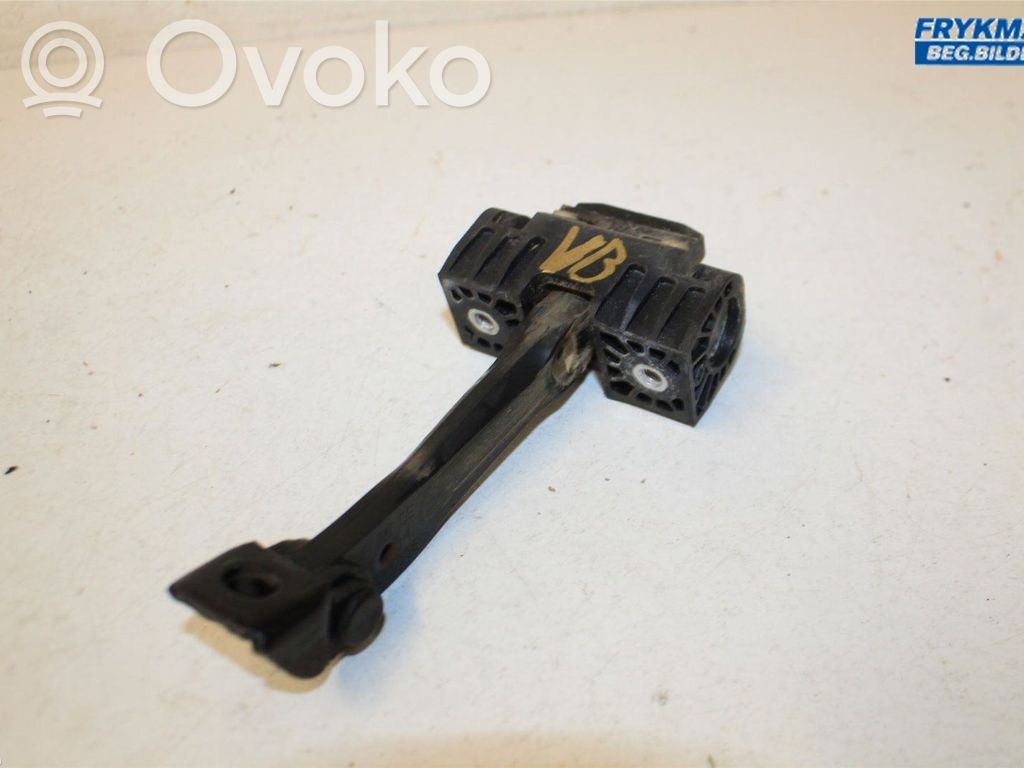 BMW 3 E90 E91 Takaoven pidätin 