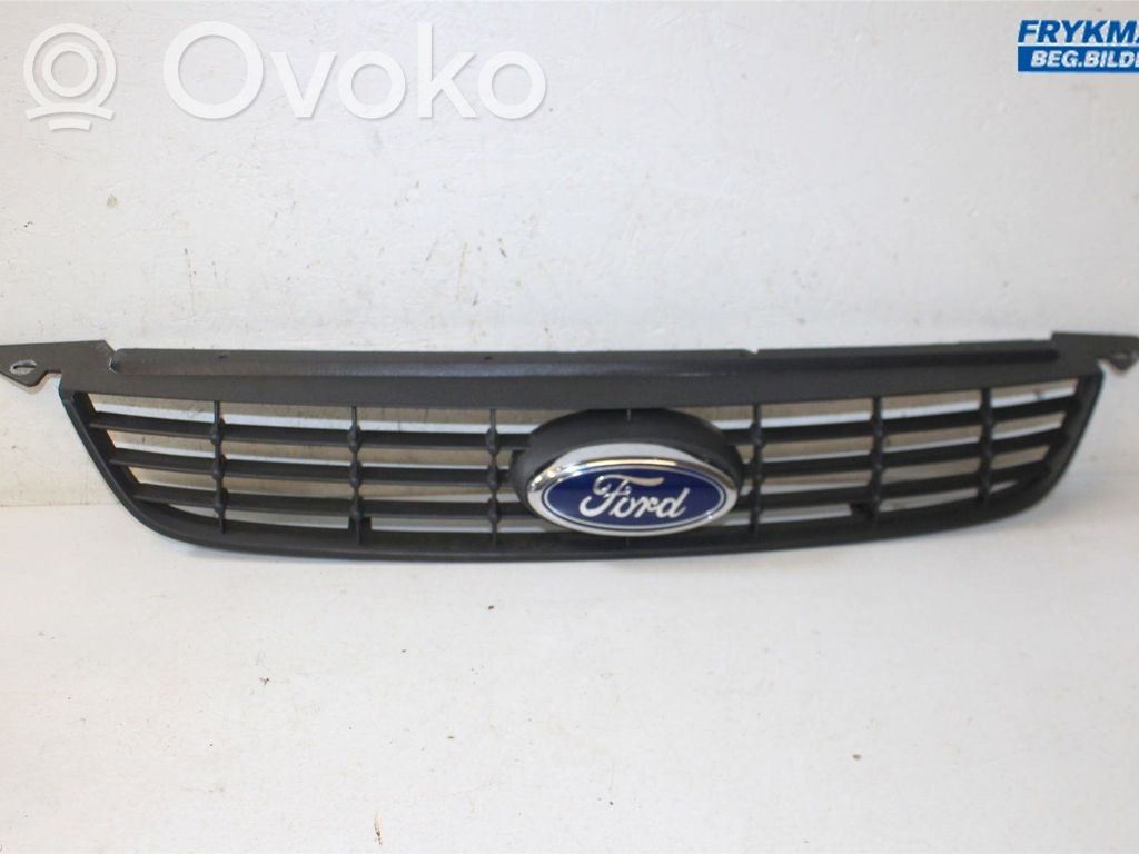 Ford Focus Rejilla inferior del parachoques delantero 