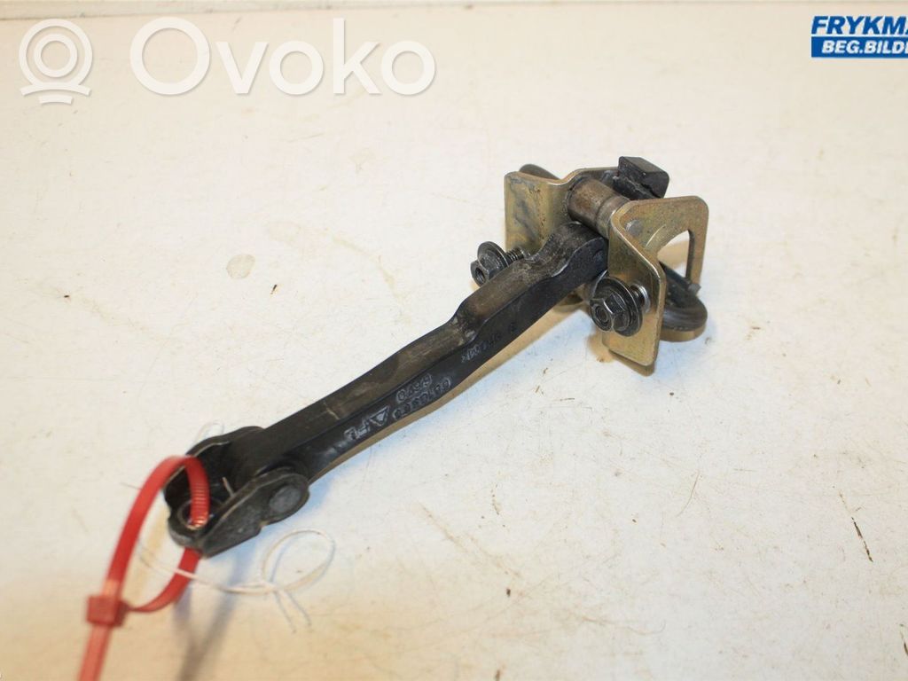 Volvo S80 Etuoven pidätin 