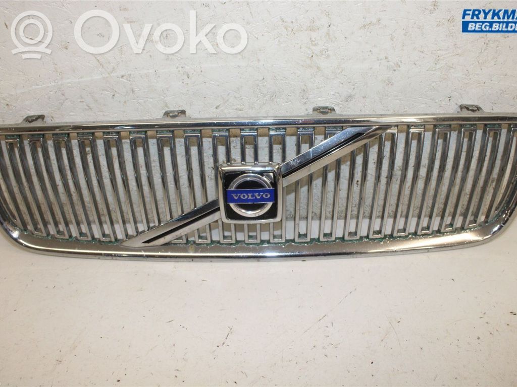 Volvo V70 Front bumper lower grill 