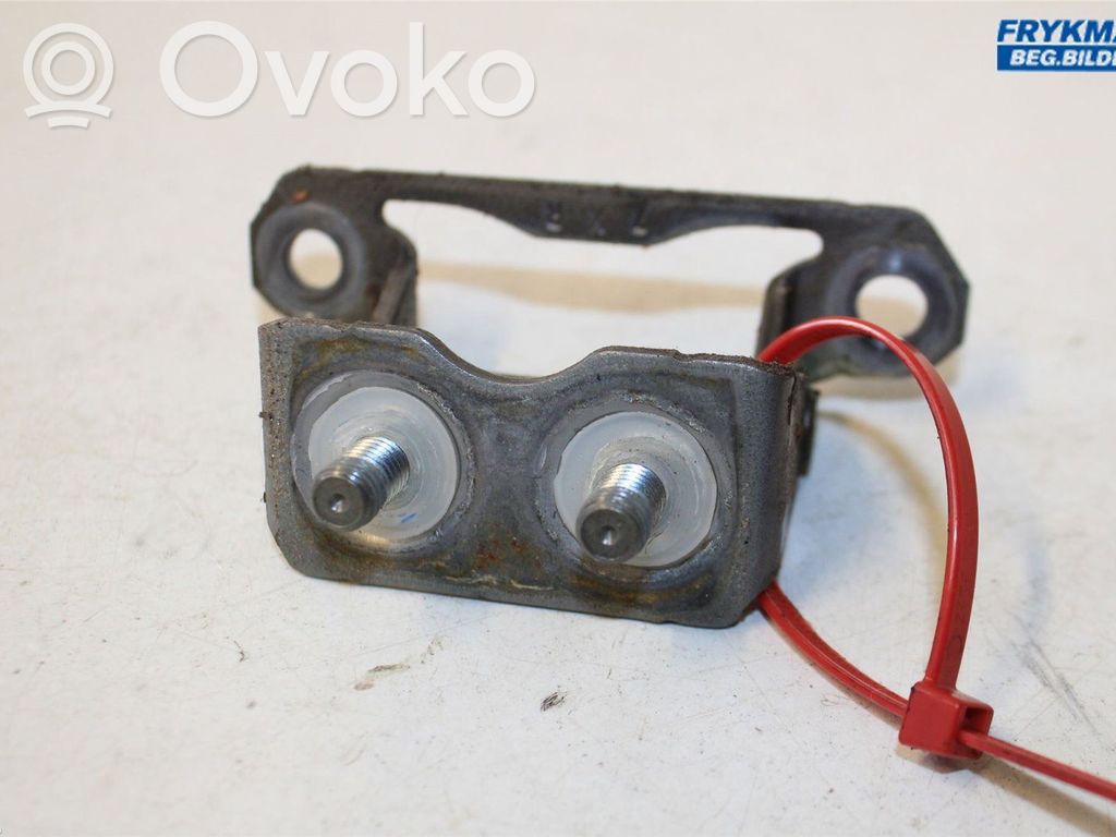 Subaru Forester SJ Tailgate/trunk/boot hinge 