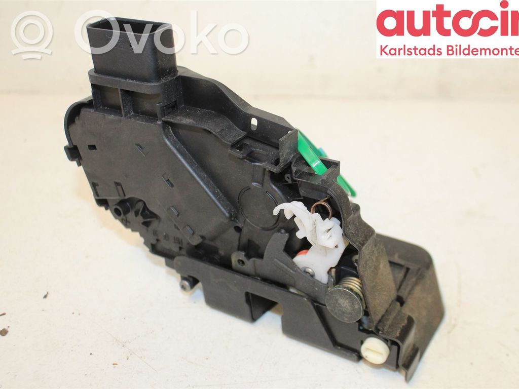 Volvo V70 Galinių durų spyna 