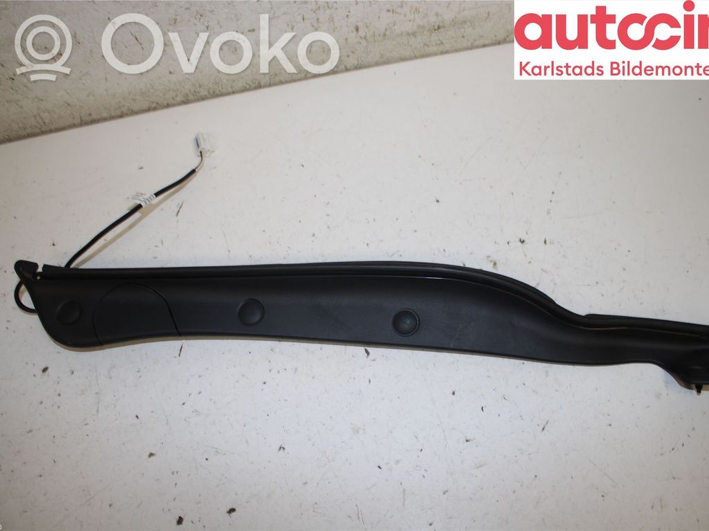 KIA Optima Tailgate trim 