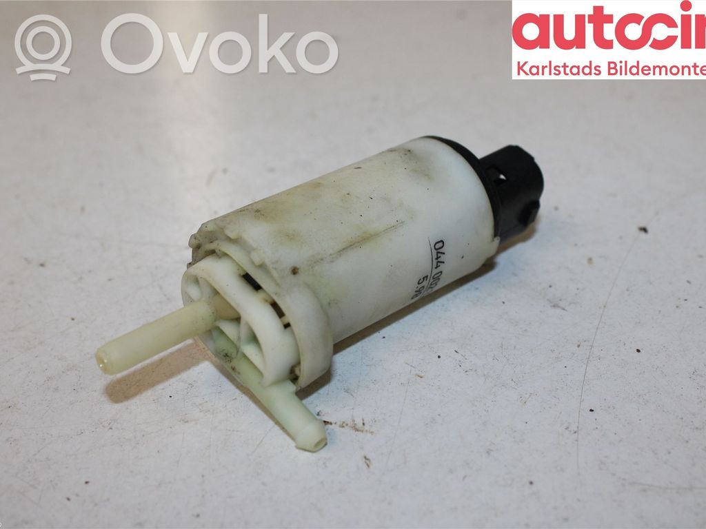 Volvo S70  V70  V70 XC Windscreen/windshield washer pump 
