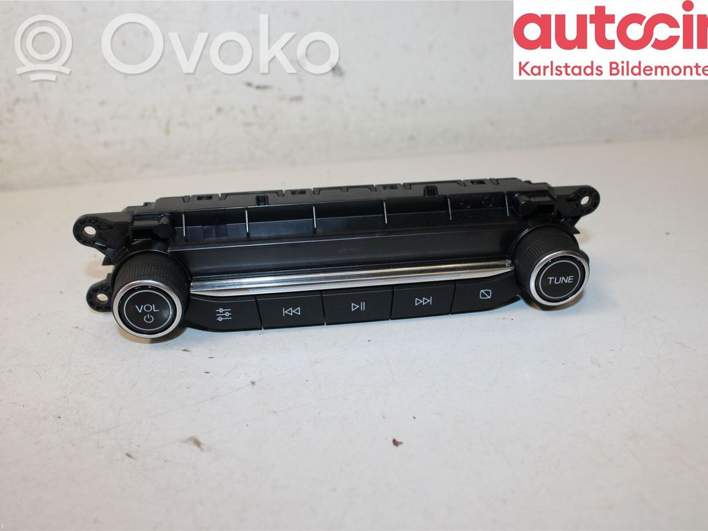 Ford Focus Radio/CD/DVD/GPS head unit 