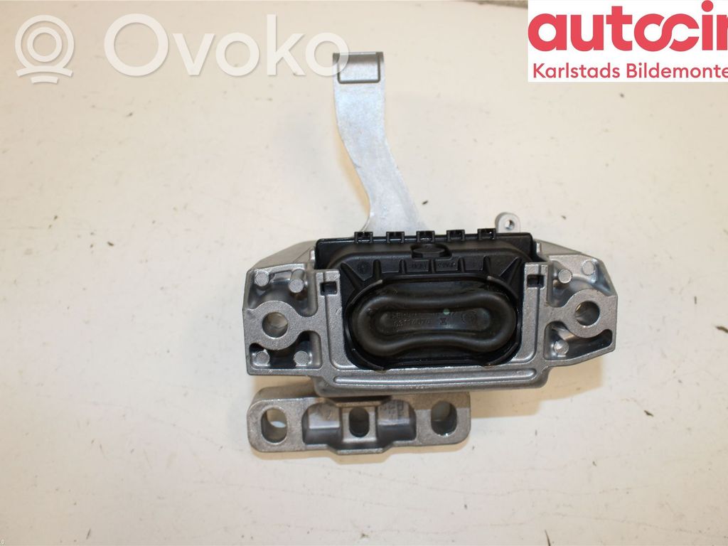 Skoda Superb B9 Engine mounting bracket 