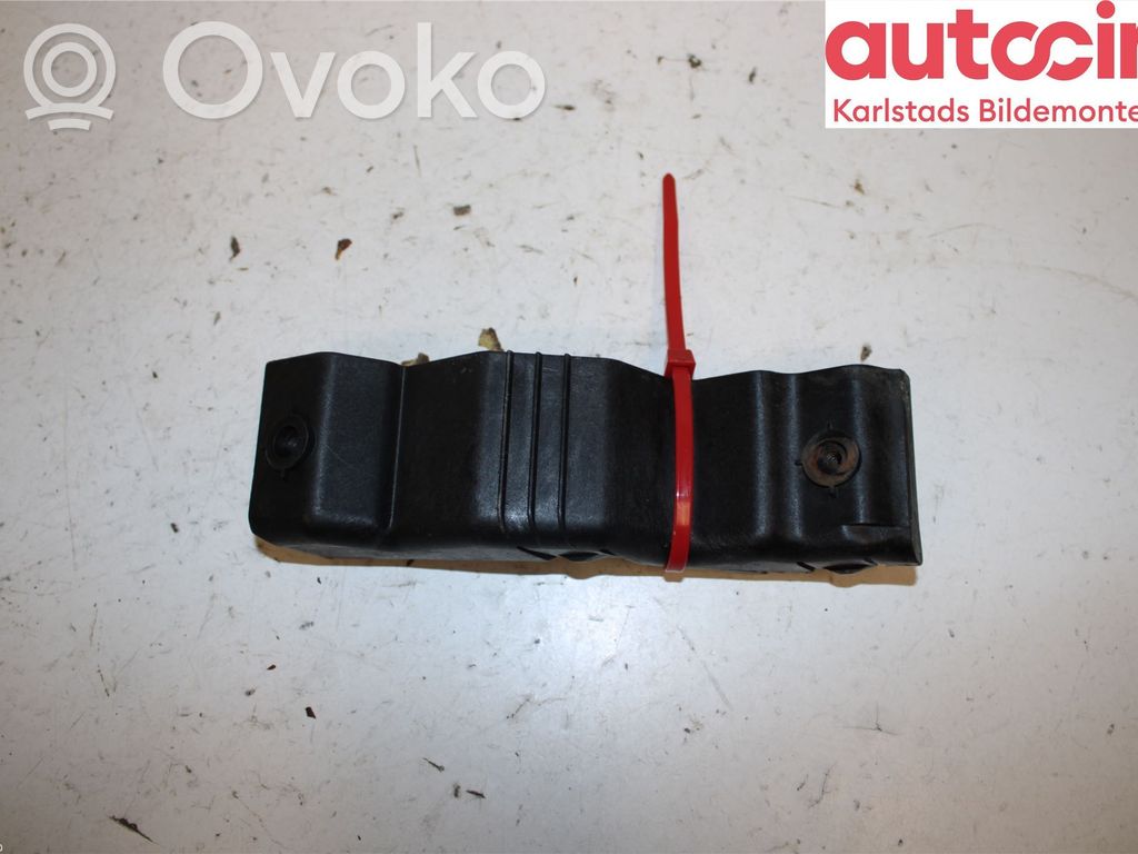 Audi TT Mk1 Front bumper mounting bracket 