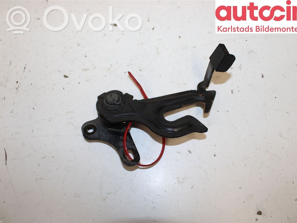 Volvo V70 Engine bonnet/hood lock/latch loop/hook 