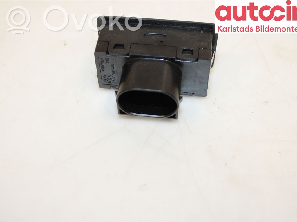 Volkswagen Touareg III Tailgate/boot open switch button 