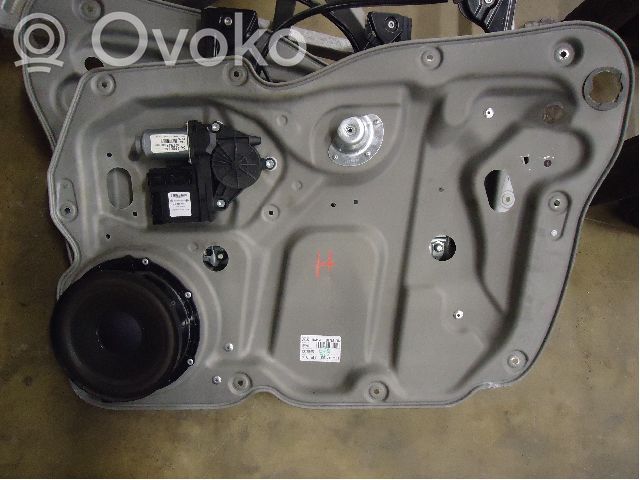 Silnik regulatora szyby drzwi przednich   2K1837730L,1T0959702C,1T0959702