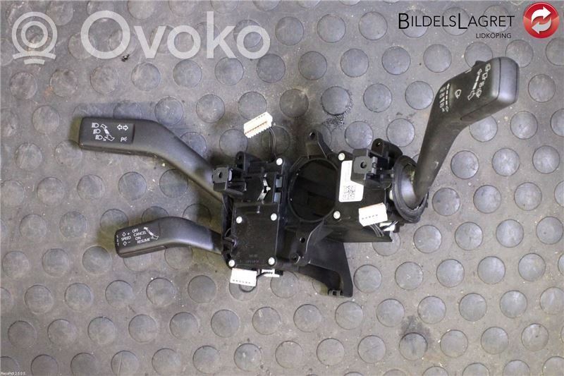 Volkswagen PASSAT B7 Interruptor/palanca de limpiador de luz de giro 