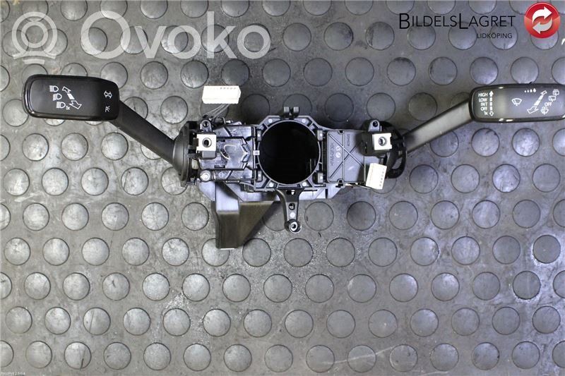 Volkswagen PASSAT B8 Manetka / Przełącznik kierunkowskazów wycieraczek 