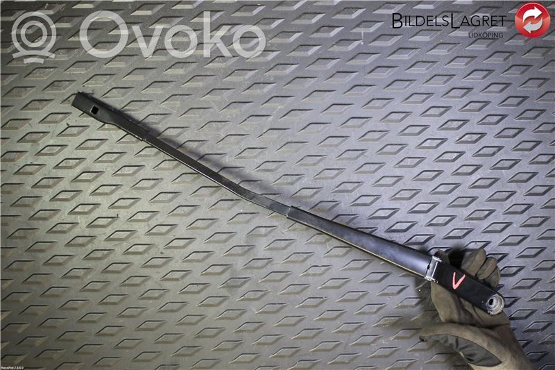 Audi A4 S4 B9 Ramię wycieraczki szyby przedniej / czołowej 