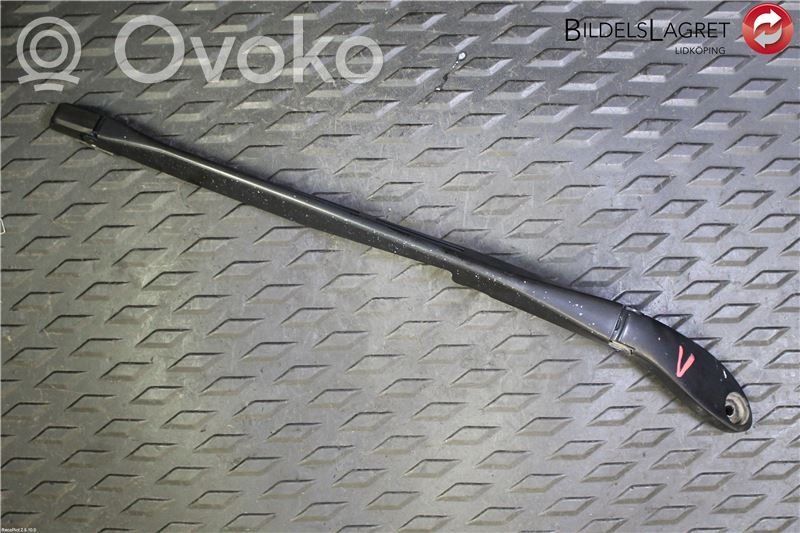 Audi A8 S8 D3 4E Front wiper blade arm 