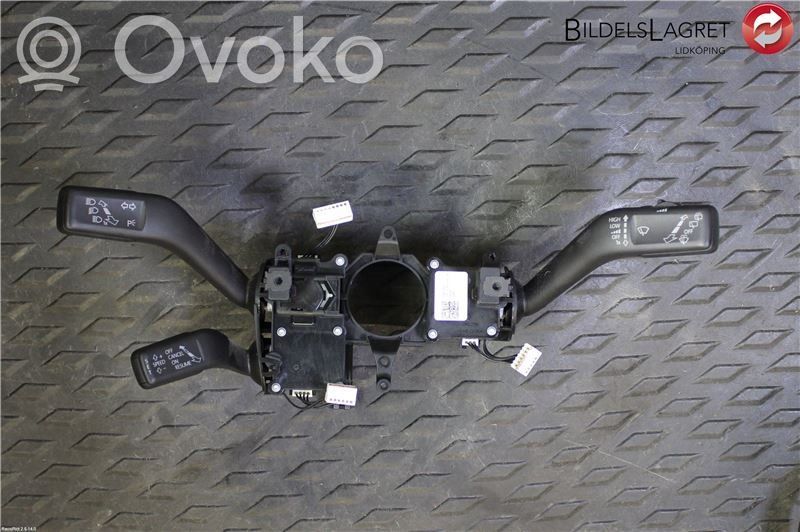Volkswagen PASSAT B7 Interruptor/palanca de limpiador de luz de giro 
