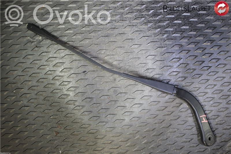 BMW 3 E90 E91 Front wiper blade arm 