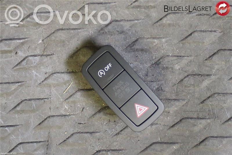 Audi A1 Hazard light switch 