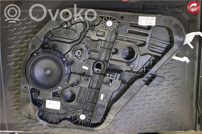 KIA Ceed Mecanismo para subir la puerta delantera sin motor 