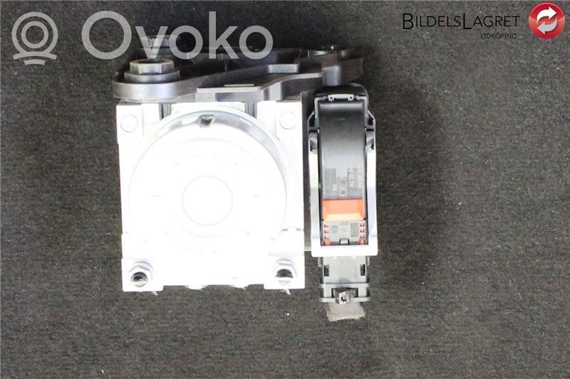 Volkswagen PASSAT B8 Pompa ABS 