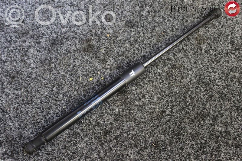 Volkswagen Caddy Siłownik maski przedniej 