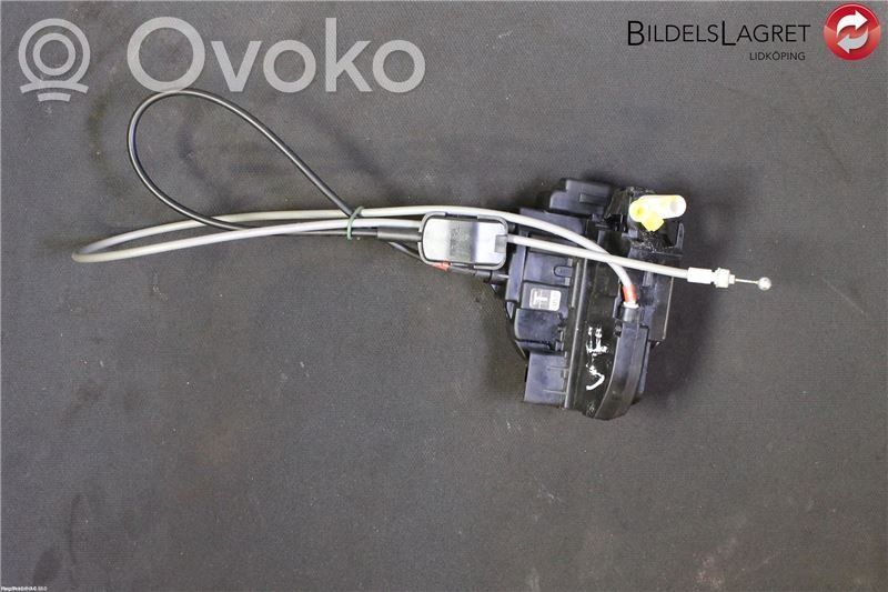 Nissan Note (E11) Priekšpusē slēdzene 