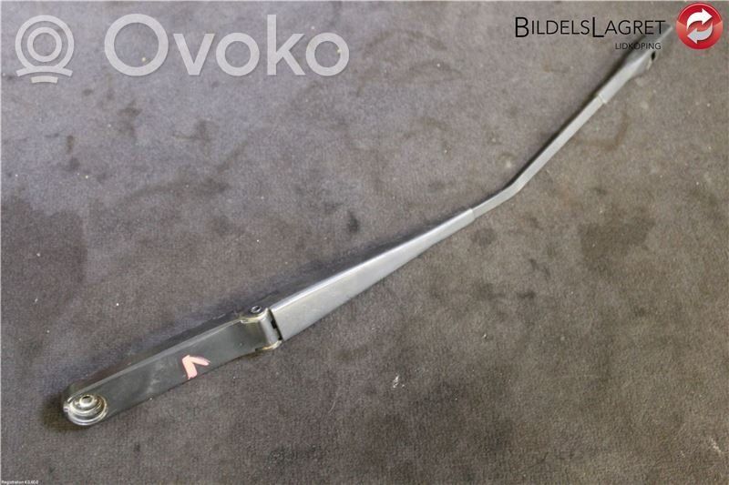 Audi A1 Front wiper blade arm 