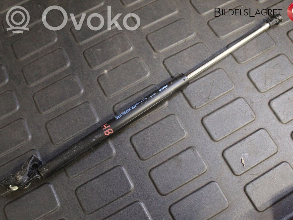 Mitsubishi ASX Tailgate strut 