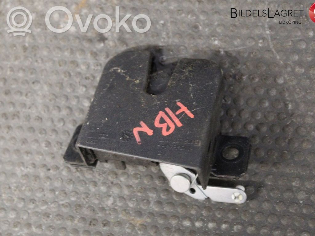 Volkswagen Caddy Zamek drzwi tylnych 