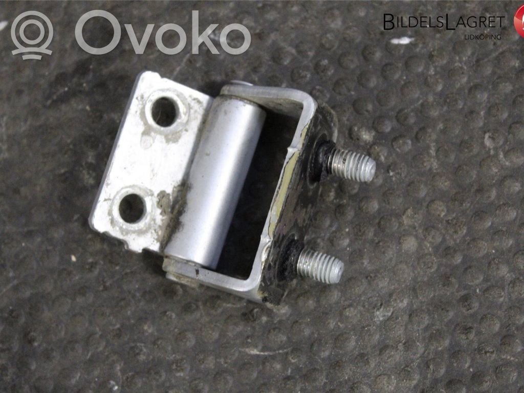 Mitsubishi Outlander Tailgate/trunk/boot hinge 