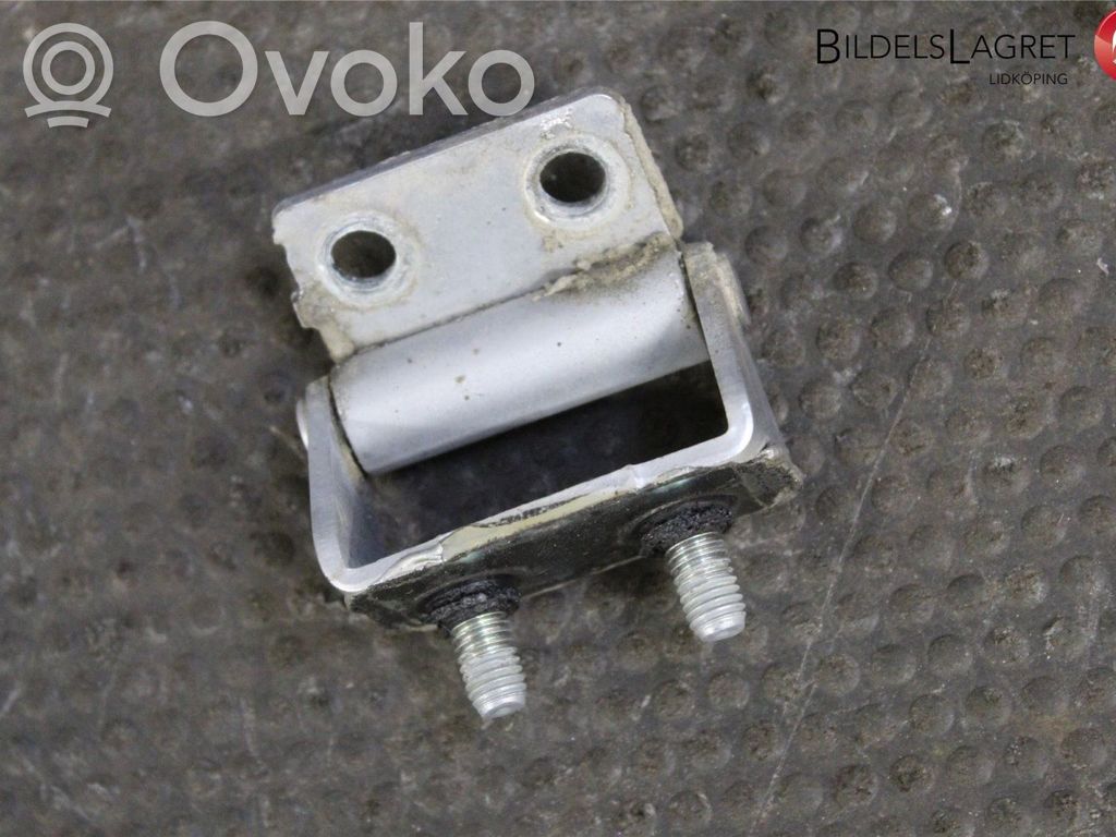 Mitsubishi Outlander Tailgate/trunk/boot hinge 