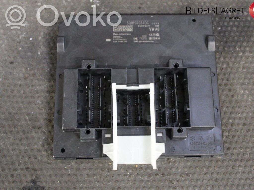Mukavuusmoduuli   5Q0937084DD,5Q0937084DC,5Q0937084DC