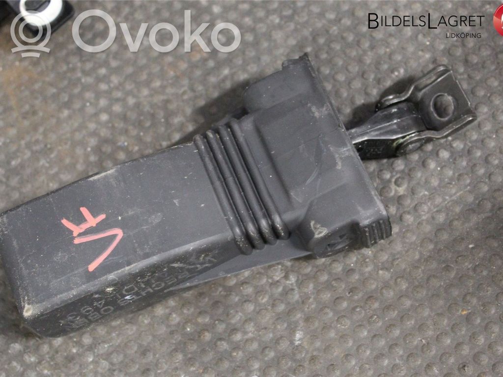 Audi A5 Etuoven pidätin 