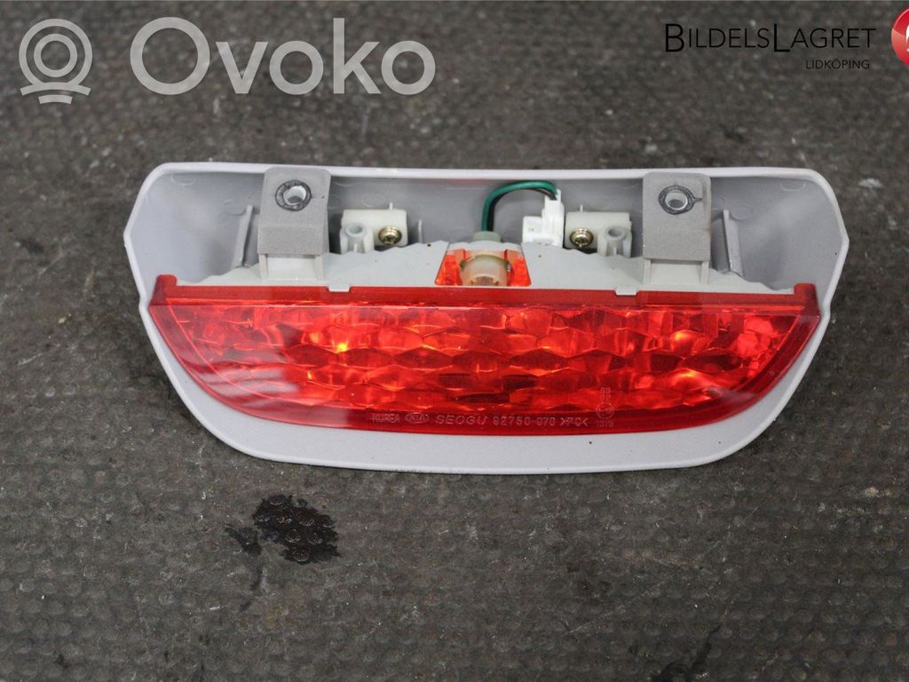 KIA Picanto Third/center stoplight 