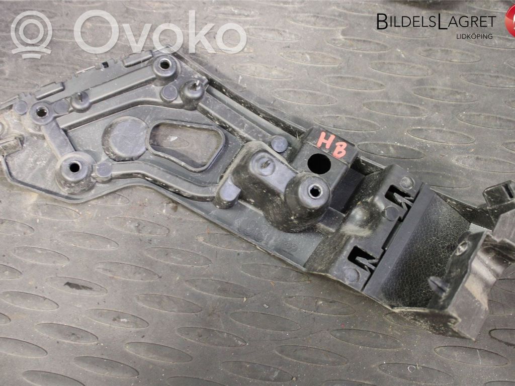 Renault Clio IV Uchwyt / Mocowanie zderzaka tylnego 