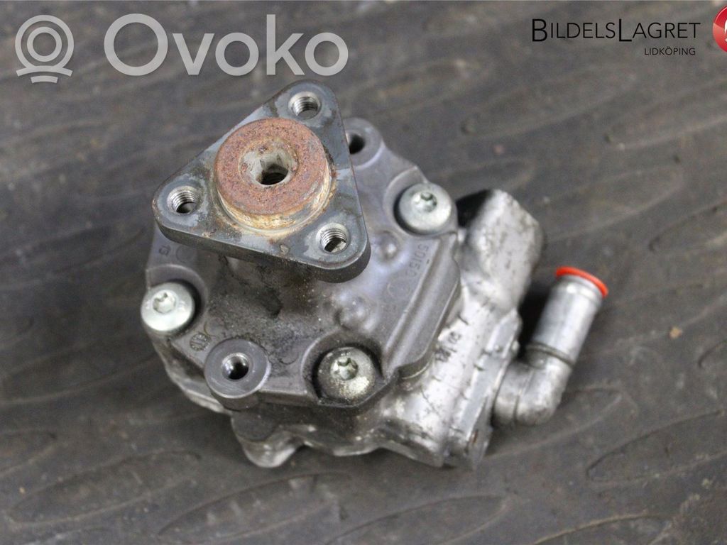 Audi A5 8T 8F Ohjaustehostimen pumppu 