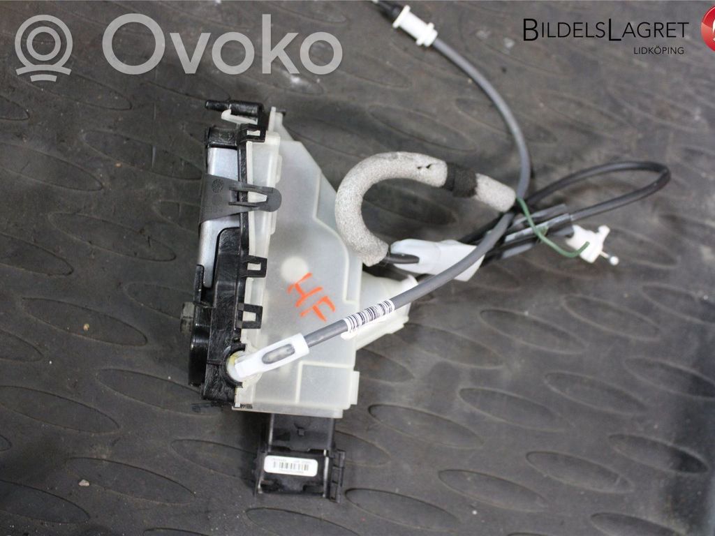 Opel Vivaro Front door lock 