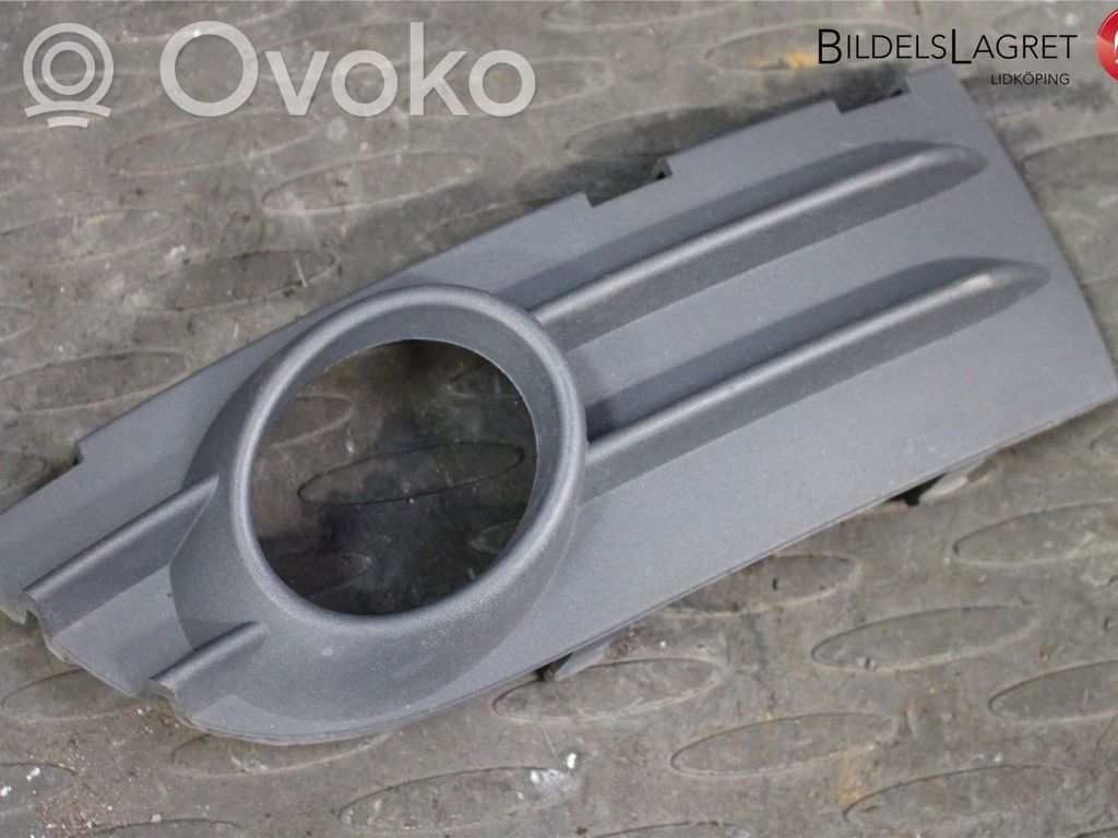 Volvo C30 Etusumuvalon ritilä 